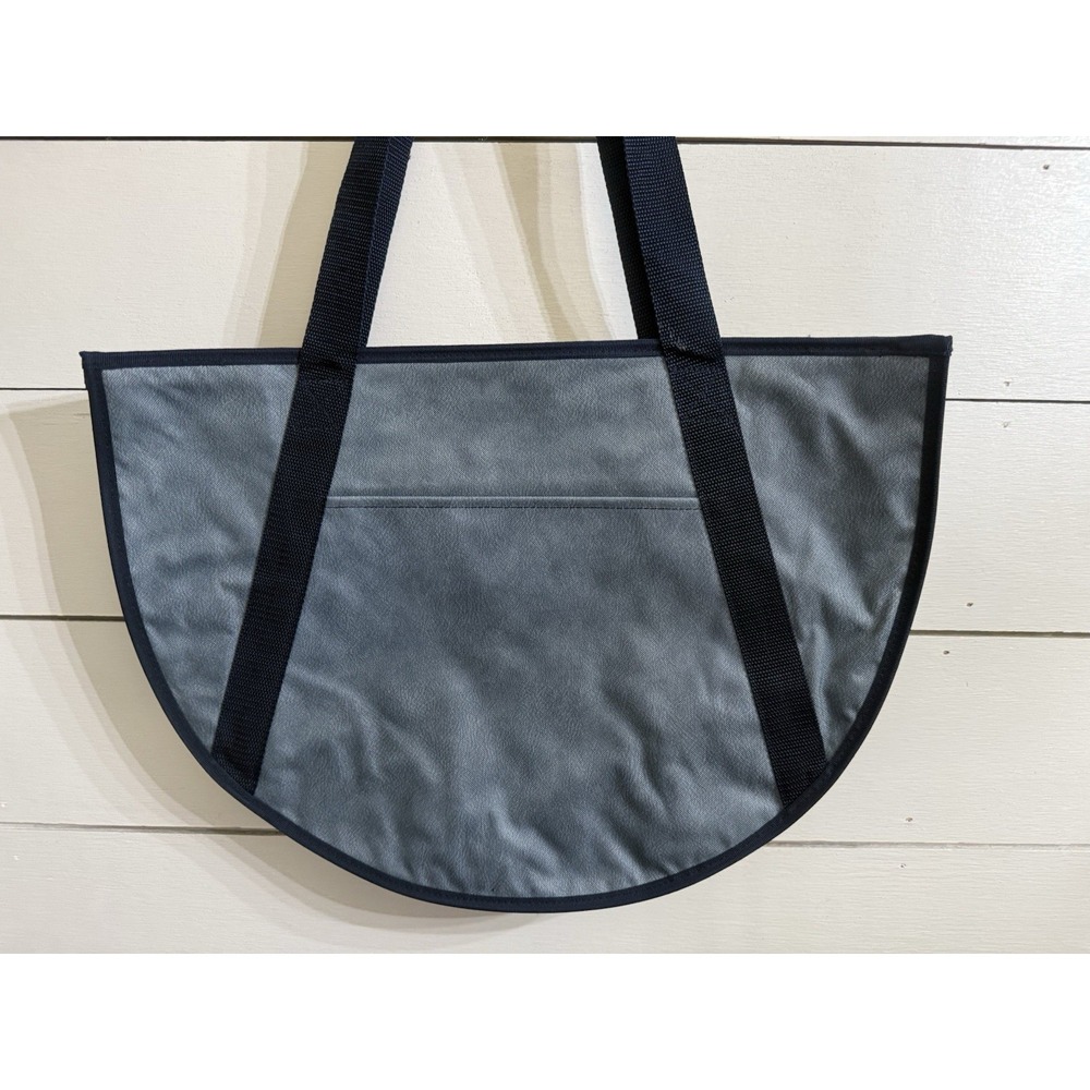 31 Thirty-One Round Utility Tote in Denim‎ Distressed - NEW Navy Light Blue - Picture 2 of 5